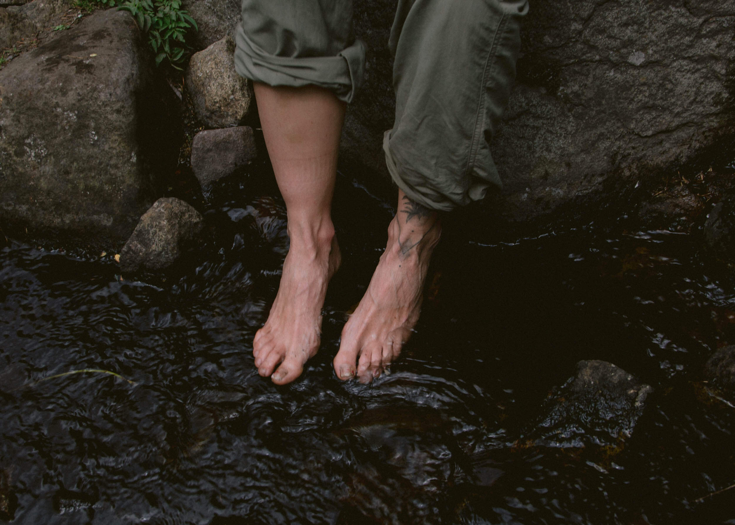 How Grounding Supports Focus, Mood, and Calm During Stressful Seasons